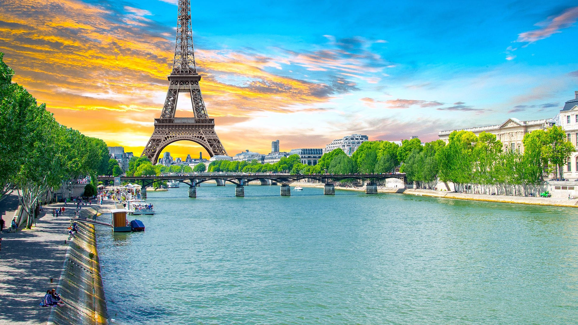 A view of the Eifle tower in Paris, France
